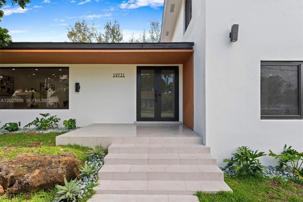 19731 NE 24th Ave, Miami, FL 33180