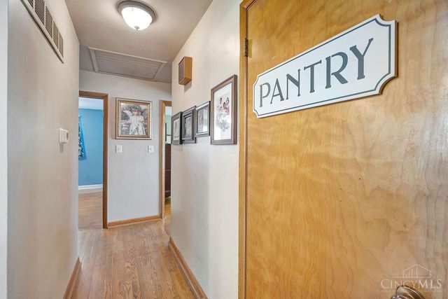 1737 Admiral Court, Cincinnati, OH 45238