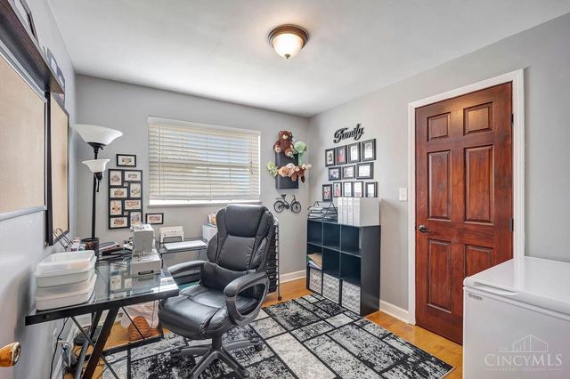 1737 Admiral Court, Cincinnati, OH 45238