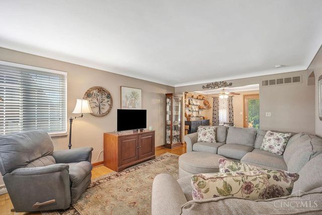 1737 Admiral Court, Cincinnati, OH 45238
