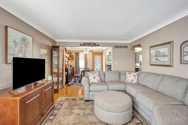1737 Admiral Court, Cincinnati, OH 45238