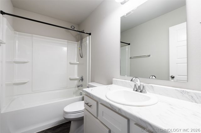 10715 N 101 East Court E, Owasso, OK 74055