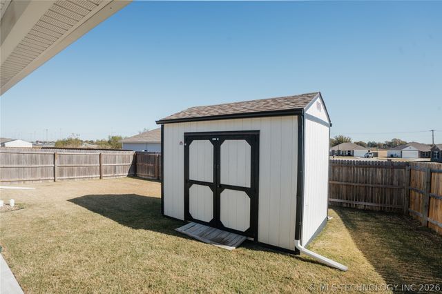 10715 N 101 East Court E, Owasso, OK 74055