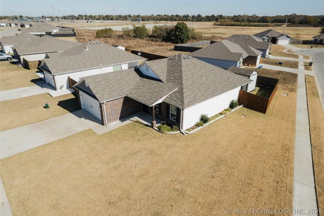 10715 N 101 East Court E, Owasso, OK 74055