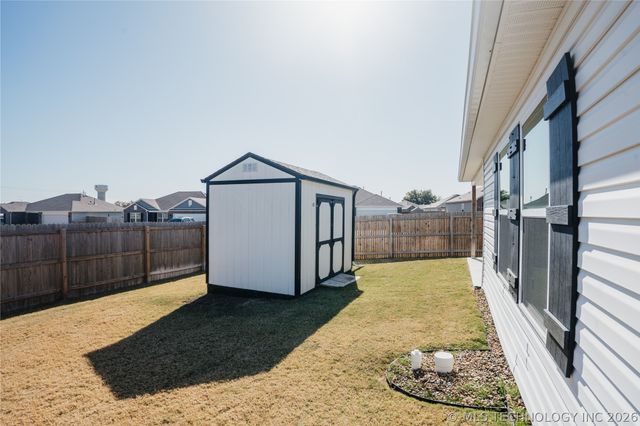 10715 N 101 East Court E, Owasso, OK 74055