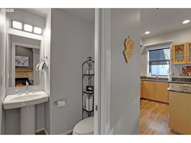 1420 Nw 20TH Ave 503, Portland, OR 97209