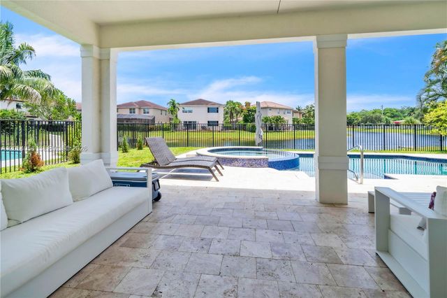 4587 San Mellina Dr, Coconut Creek, FL 33073