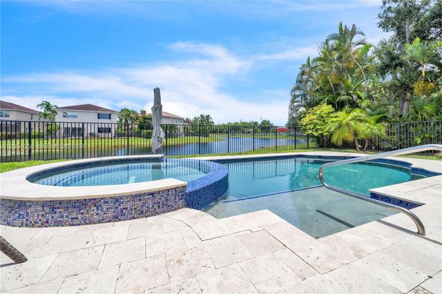 4587 San Mellina Dr, Coconut Creek, FL 33073