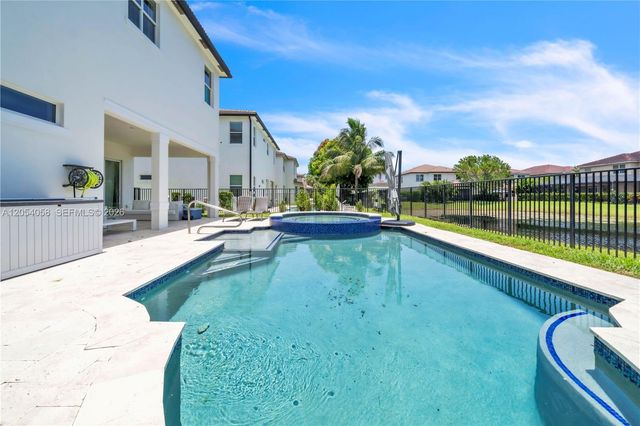 4587 San Mellina Dr, Coconut Creek, FL 33073
