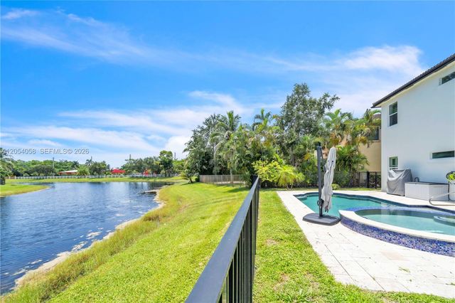 4587 San Mellina Dr, Coconut Creek, FL 33073