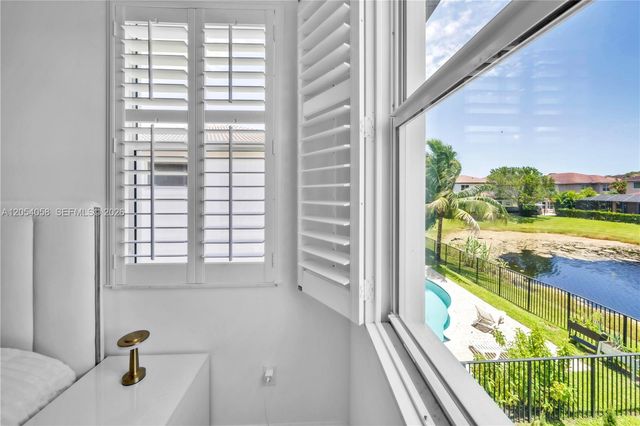 4587 San Mellina Dr, Coconut Creek, FL 33073