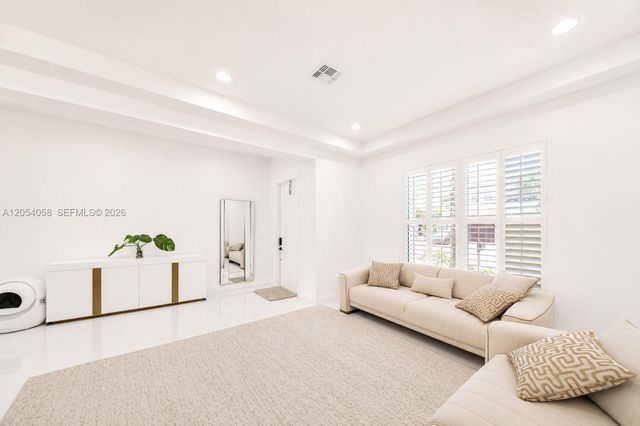 4587 San Mellina Dr, Coconut Creek, FL 33073