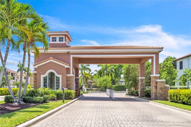 4587 San Mellina Dr, Coconut Creek, FL 33073