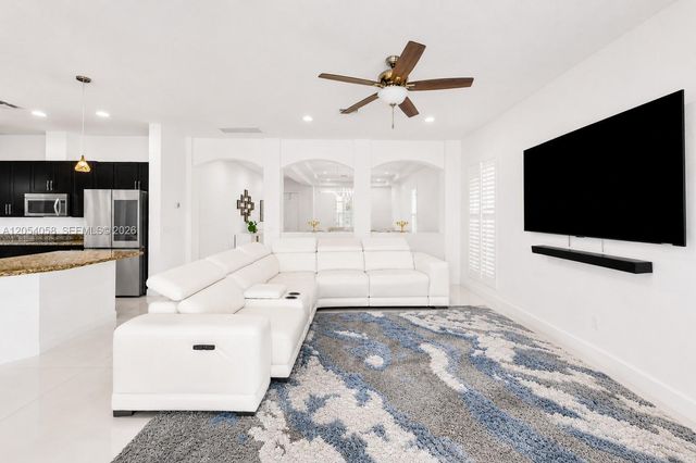 4587 San Mellina Dr, Coconut Creek, FL 33073