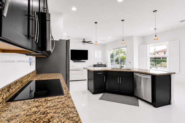4587 San Mellina Dr, Coconut Creek, FL 33073