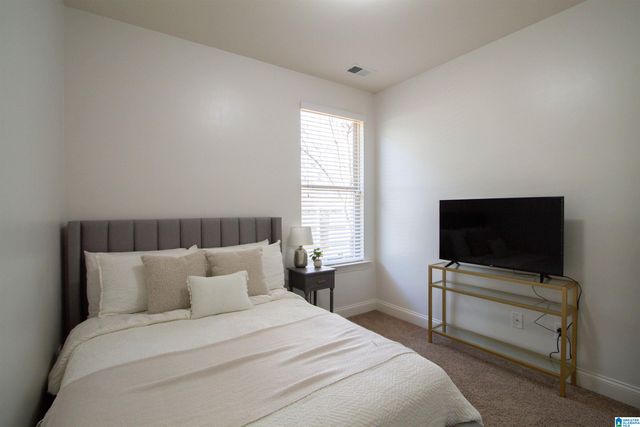 4550 BROOKSHIRE LOOP, Bessemer, AL 35022