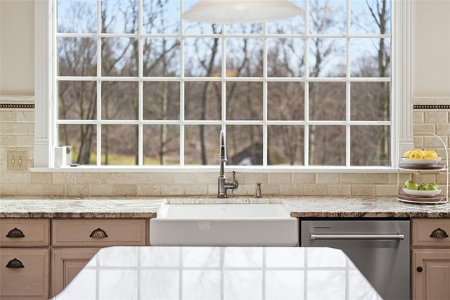 113 Amy Jo Lane, Robinson Twp, PA 15108