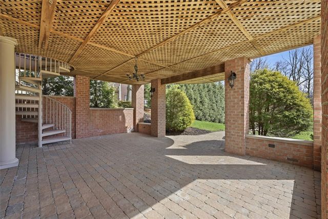 113 Amy Jo Lane, Robinson Twp, PA 15108