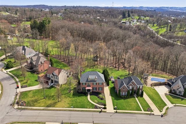 113 Amy Jo Lane, Robinson Twp, PA 15108