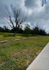 1036 E Landings N, Granbury, TX 76049