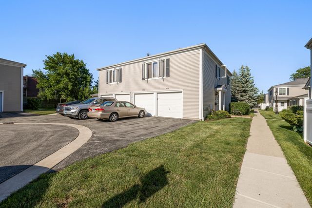 1034 Cove Drive 147B, Prospect Heights, IL 60070