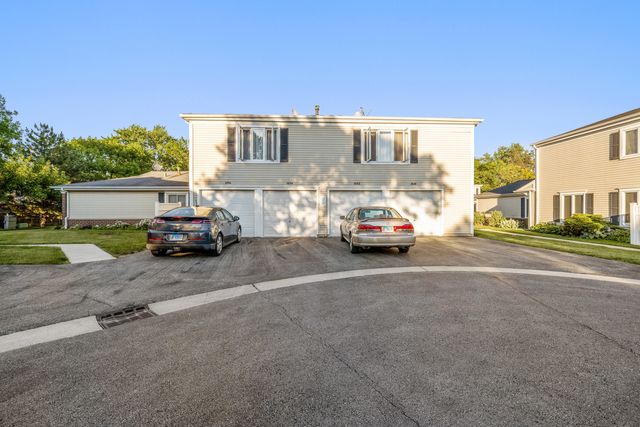 1034 Cove Drive 147B, Prospect Heights, IL 60070