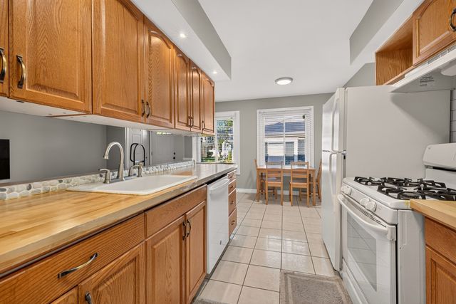 1034 Cove Drive 147B, Prospect Heights, IL 60070