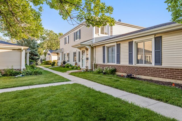 1034 Cove Drive 147B, Prospect Heights, IL 60070