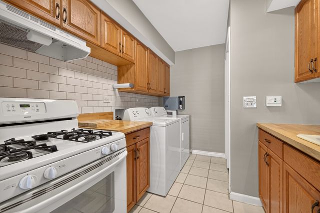 1034 Cove Drive 147B, Prospect Heights, IL 60070