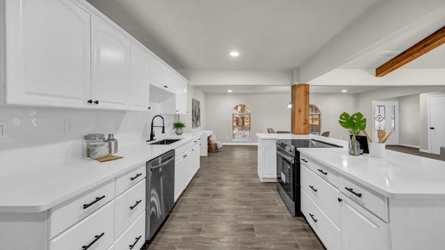 11001 Oak Grove Road S, Burleson, TX 76028