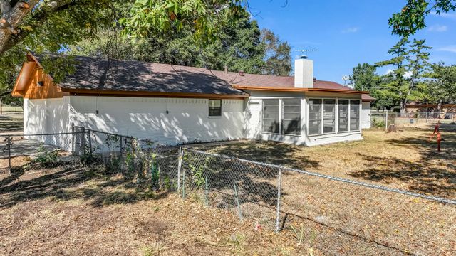 11001 Oak Grove Road S, Burleson, TX 76028