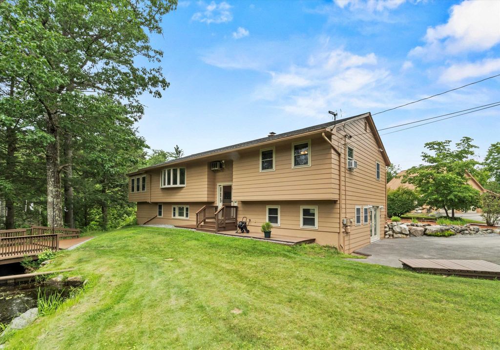 15 Boulder Drive, New Boston, NH 03070