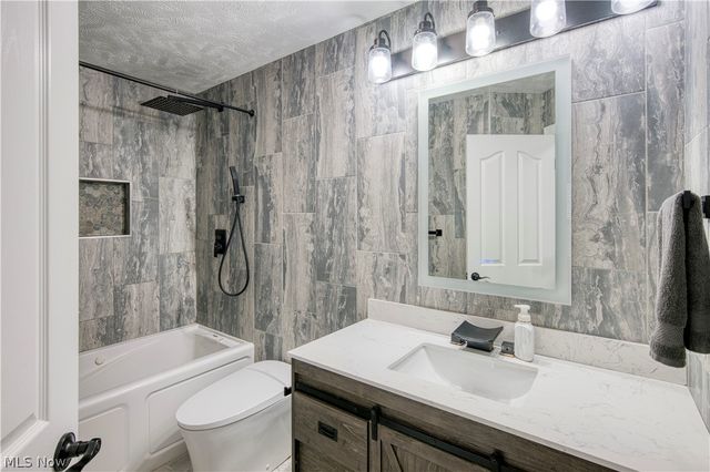 3082 Willowbrook, Aurora, OH 44202