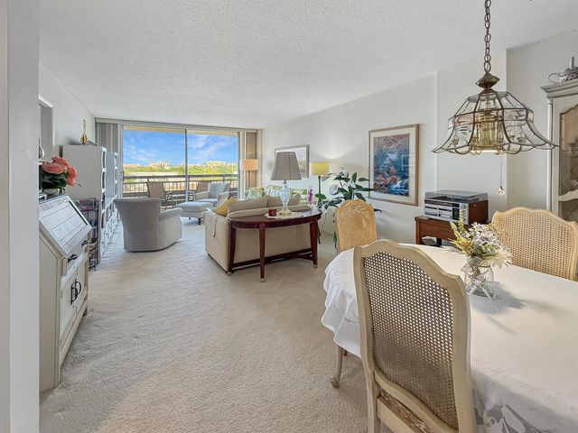 555 NW 4th Avenue 401, Boca Raton, FL 33432
