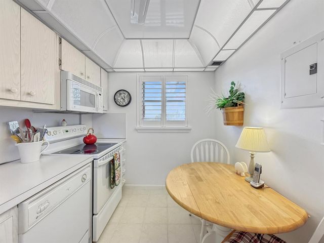 555 NW 4th Avenue 401, Boca Raton, FL 33432