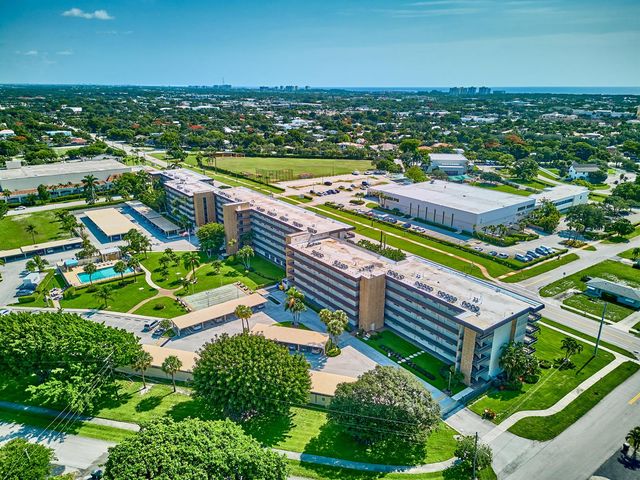 555 NW 4th Avenue 401, Boca Raton, FL 33432