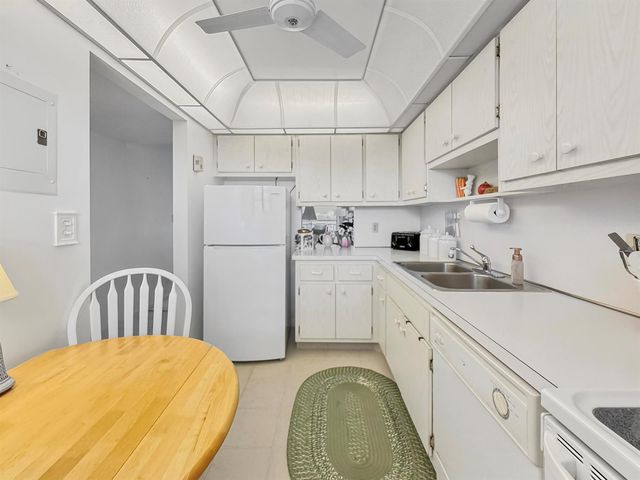 555 NW 4th Avenue 401, Boca Raton, FL 33432
