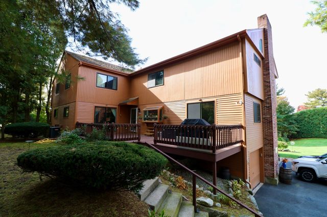 25B Country Club Ln B, Milford, MA 01757