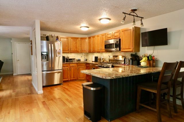 25B Country Club Ln B, Milford, MA 01757