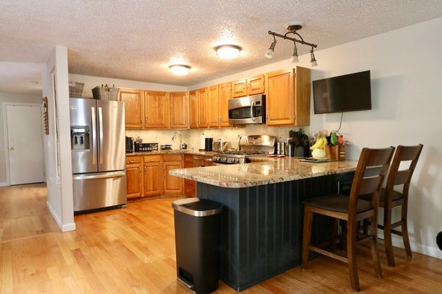 25B Country Club Ln B, Milford, MA 01757