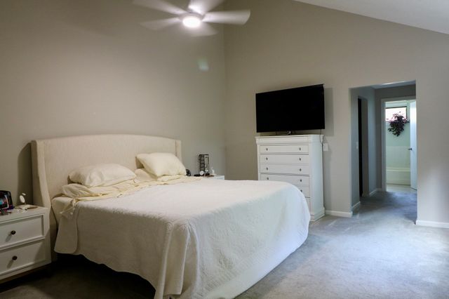 25B Country Club Ln B, Milford, MA 01757