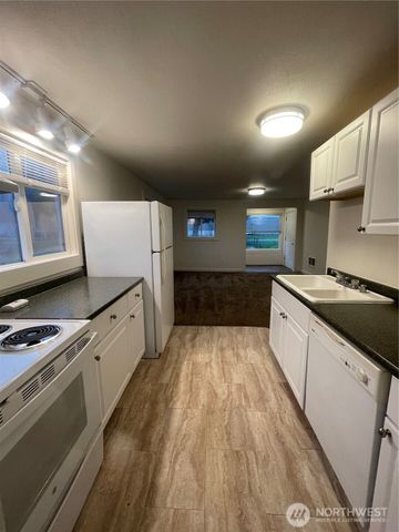 903 Howard Street, Raymond, WA 98577