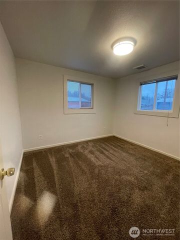 903 Howard Street, Raymond, WA 98577