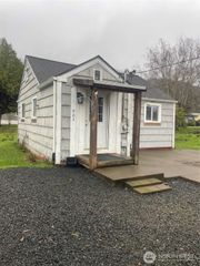 903 Howard Street, Raymond, WA 98577