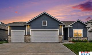 8127 S 196 Street, Gretna, NE 68028