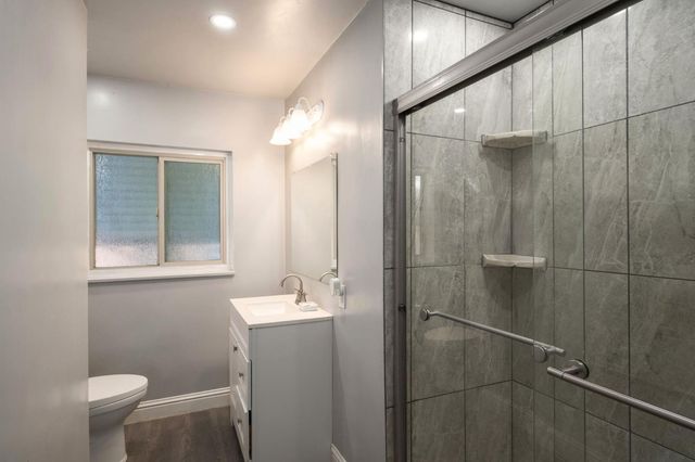 1017 W Vassar Avenue, Fresno, CA 93705