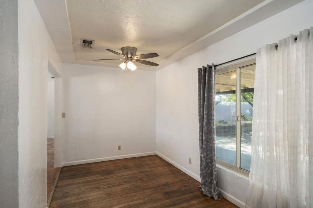 Image 6 of property listing at 1017 W Vassar Avenue, Fresno, CA 93705