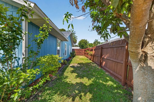 150 9th Court, Vero Beach, FL 32962