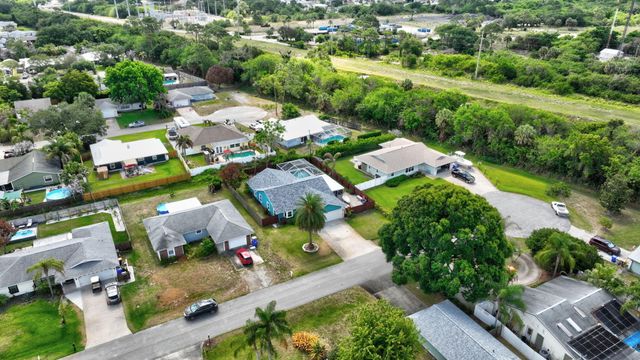 150 9th Court, Vero Beach, FL 32962