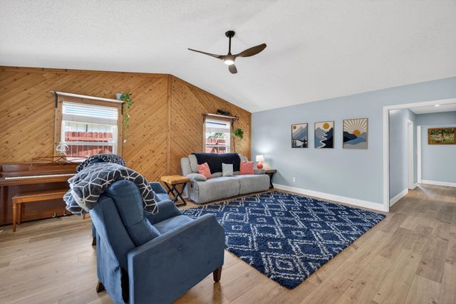 150 9th Court, Vero Beach, FL 32962